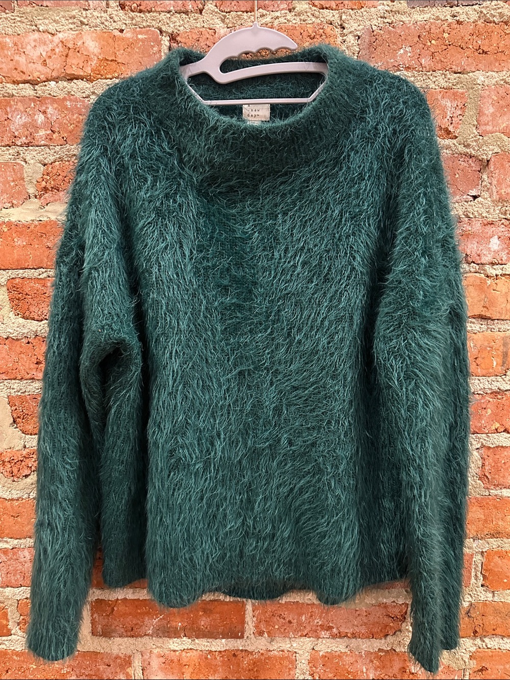 new day Fuzzy Crewneck Sweater in Green Size Small Like New